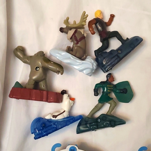 : Mixed lot of 14 Frozen II Figures - Picture 3 of 10